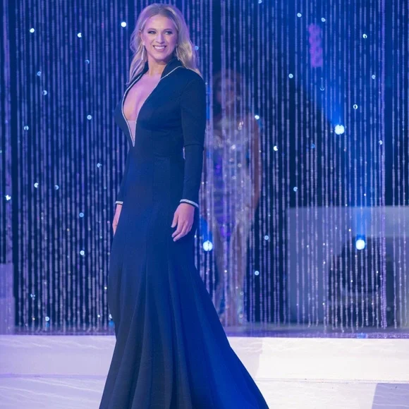Ashley Lauren Couture Black Evening Gown - Picture 2 of 3